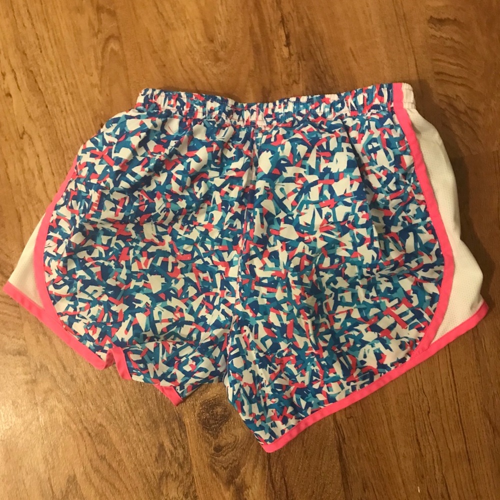 🛑SOLD🛑 size Large Nike Dri fit running shorts - Picture 2 of 3